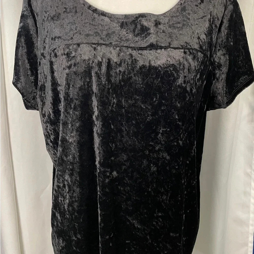 City Streets Black‎ Round Neck Short Sleeve T-Shirt